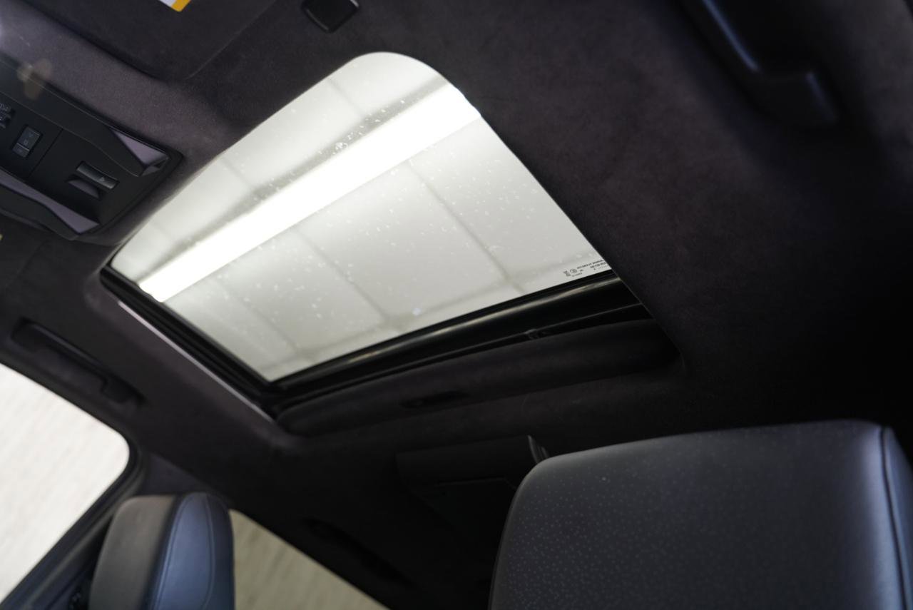 Used 2019 Cadillac Escalade ESV Platinum w/ Escalade Sport Edition image 23