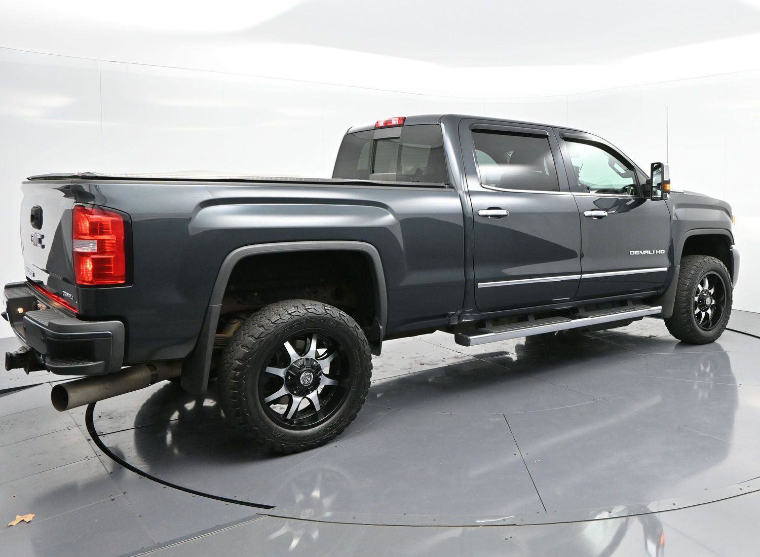 Used 2018 GMC Sierra 2500 Denali w/ Duramax Plus Package image 7