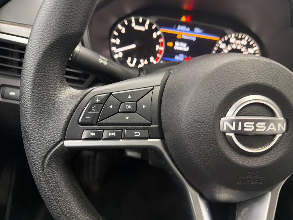 Used 2024 Nissan Altima 2.5 SV FWD image 23