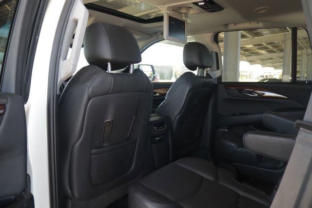 Used 2015 Cadillac Escalade Premium image 33