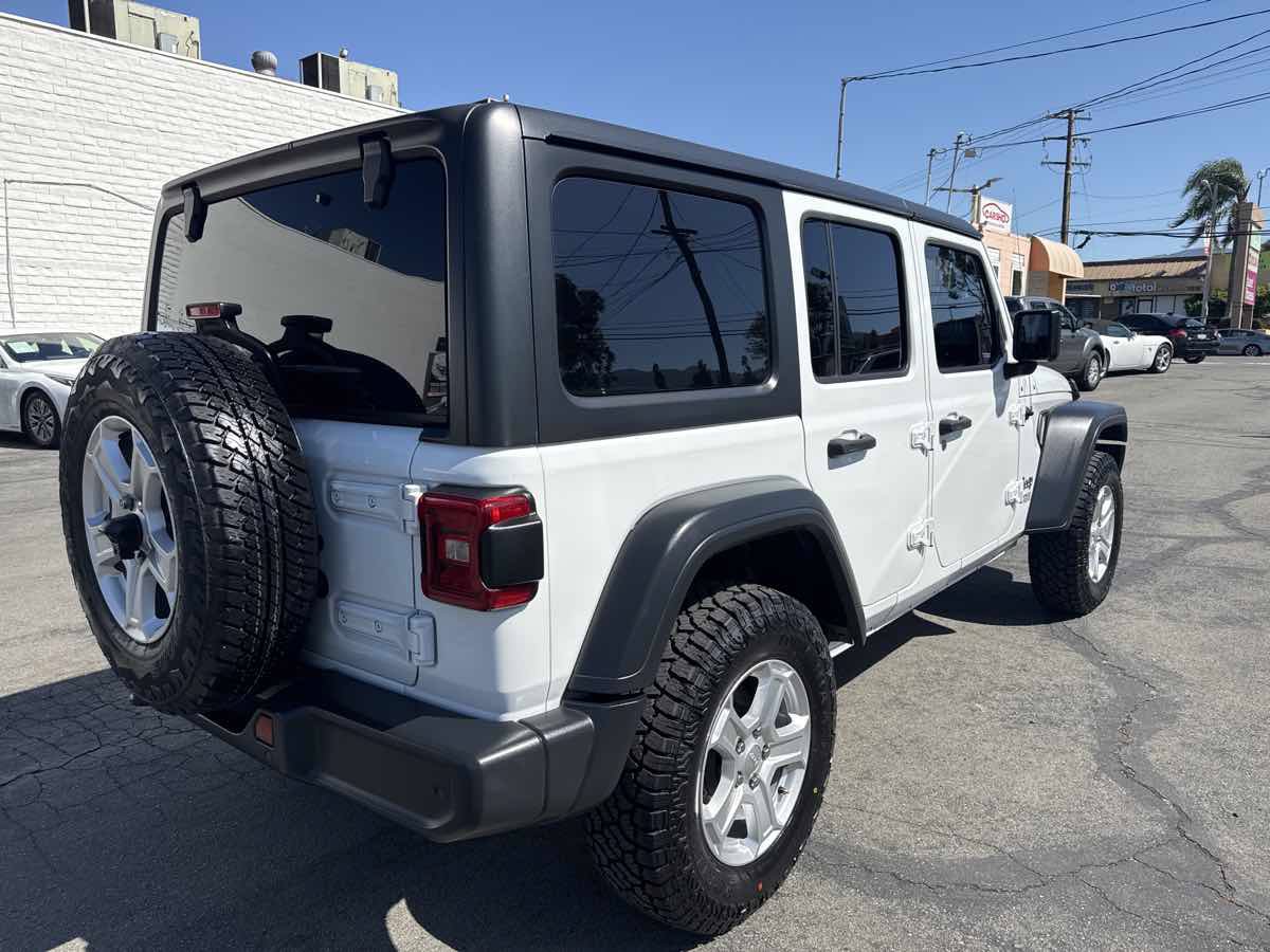 Used 2018 Jeep Wrangler Unlimited Sport S AWD/4WD image 9
