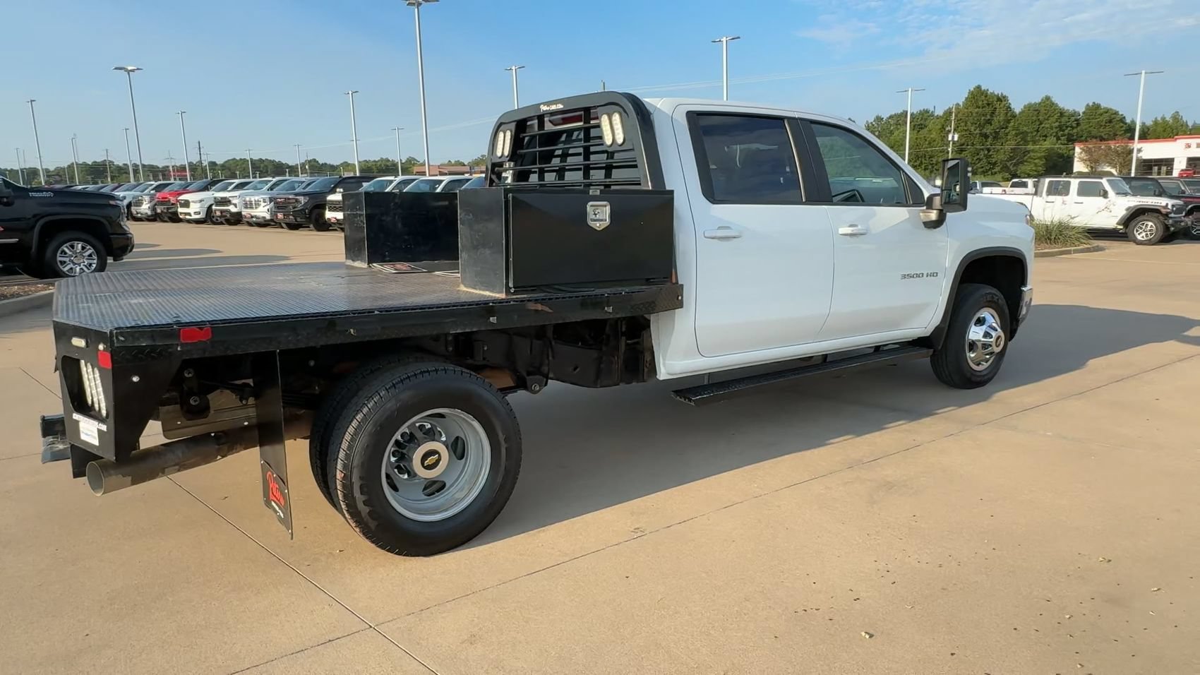 Used 2022 Chevrolet Silverado 3500 LT w/ Convenience Package AWD/4WD image 9