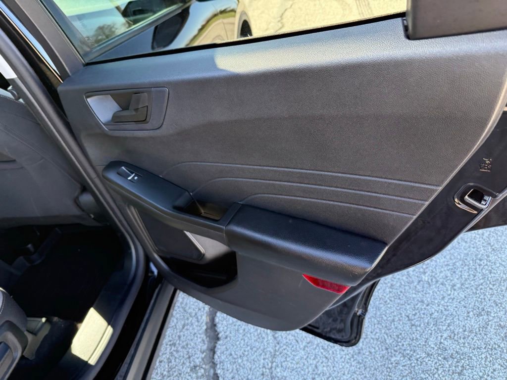 Used 2022 Ford Escape SE w/ Cold Weather Package image 47