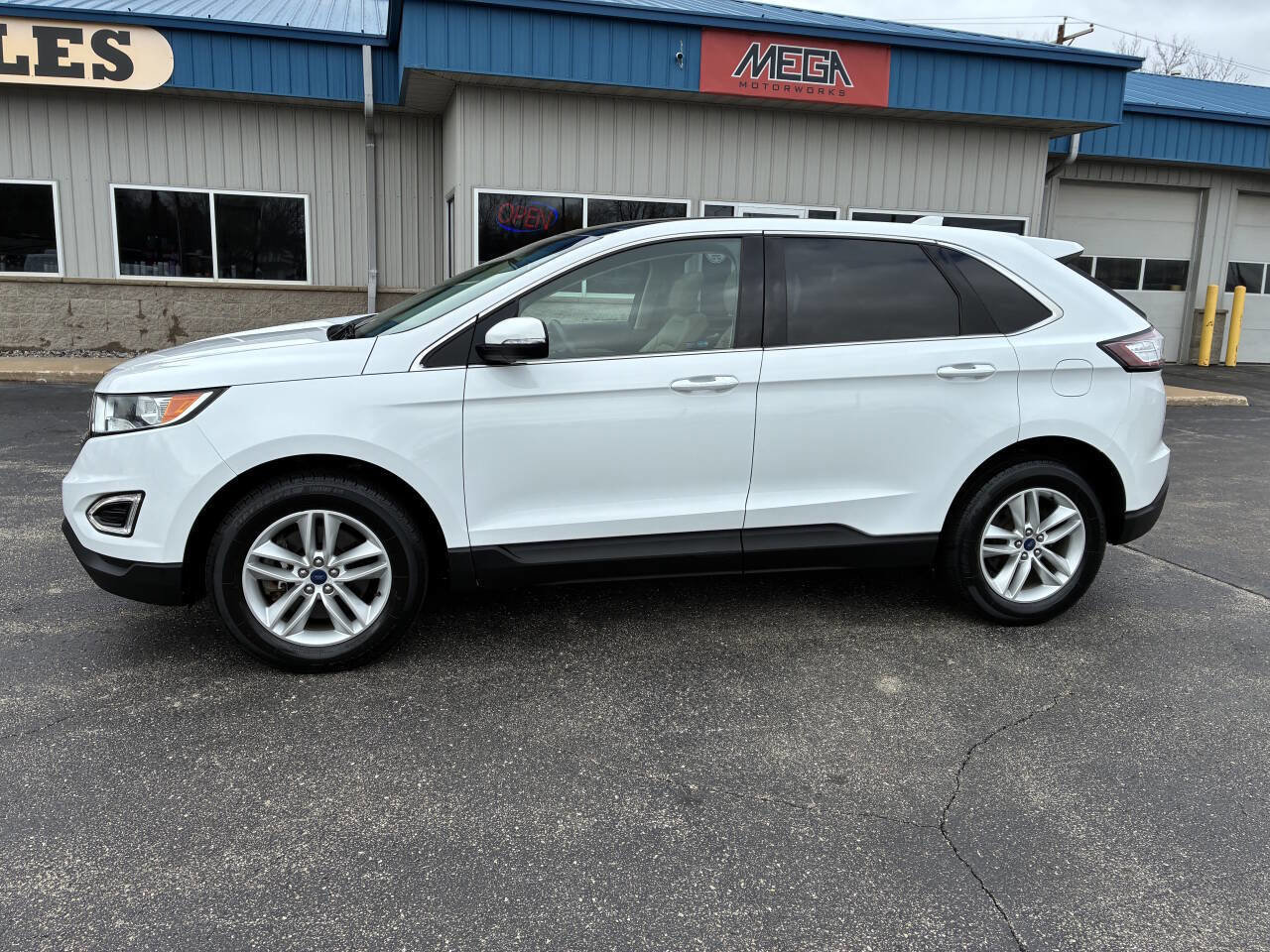 Used 2017 Ford Edge SEL w/ Equipment Group 201A image 9