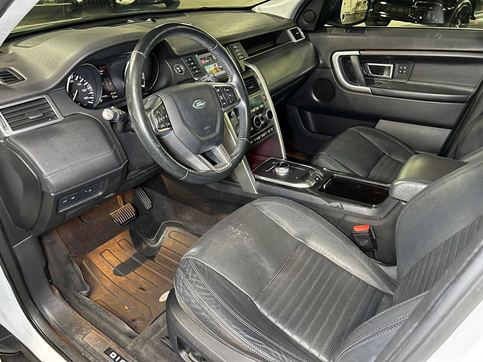 Used 2015 Land Rover Discovery Sport HSE Luxury AWD/4WD image 27