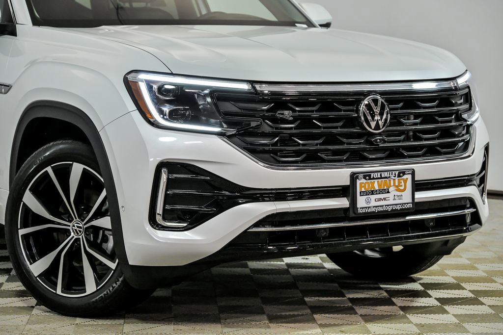 Certified 2025 Volkswagen Atlas SEL Premium R-Line image 2