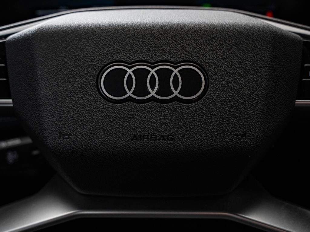 Certified 2025 Audi Q6 e-tron Premium Plus w/ Premium Plus AWD/4WD image 30