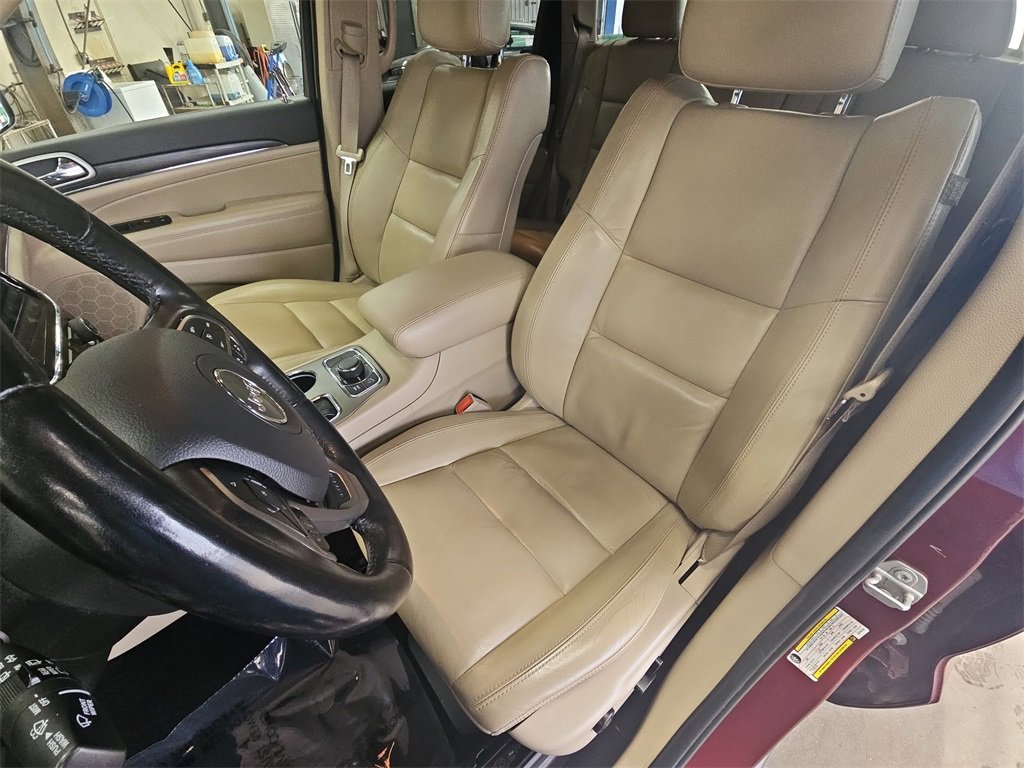 Used 2020 Jeep Grand Cherokee Limited w/ Trailer Tow Group IV image 14