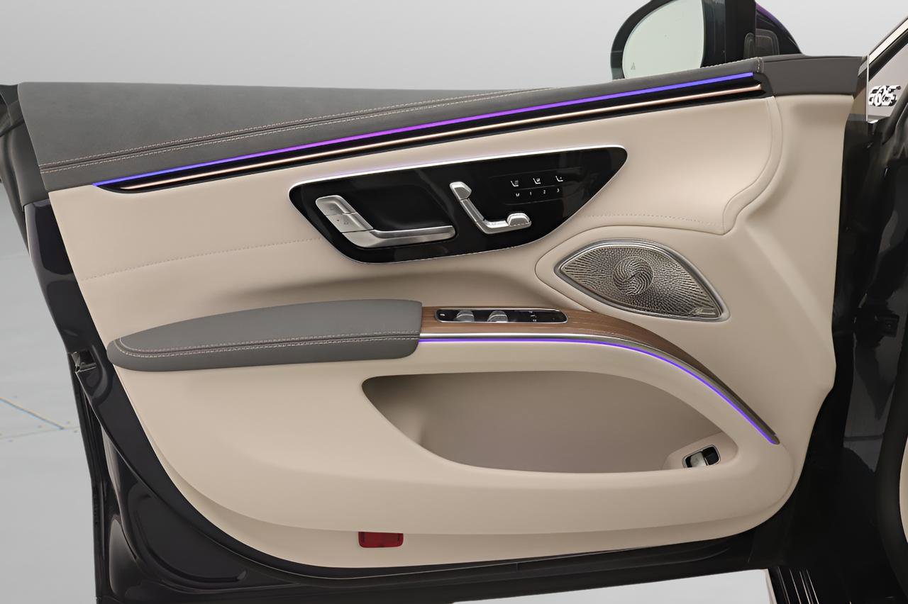 Certified 2023 Mercedes-Benz EQS 580 4MATIC Sedan image 17