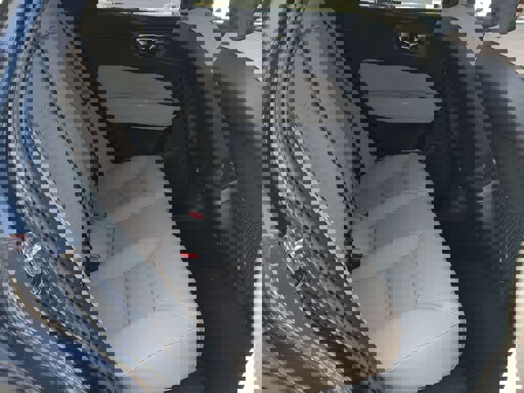 New 2026 Volvo XC60 B5 Core w/ Protection Package Premier image 19