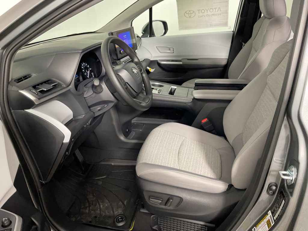 New 2026 Toyota Sienna LE image 16
