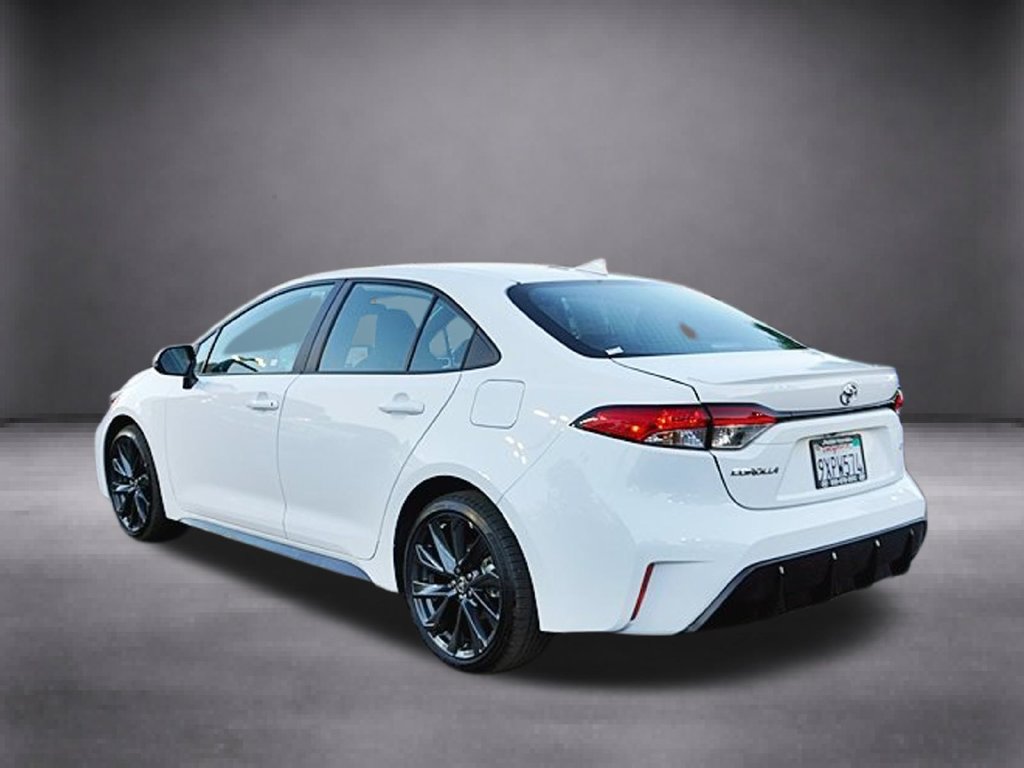 Used 2026 Toyota Corolla SE FWD image 7