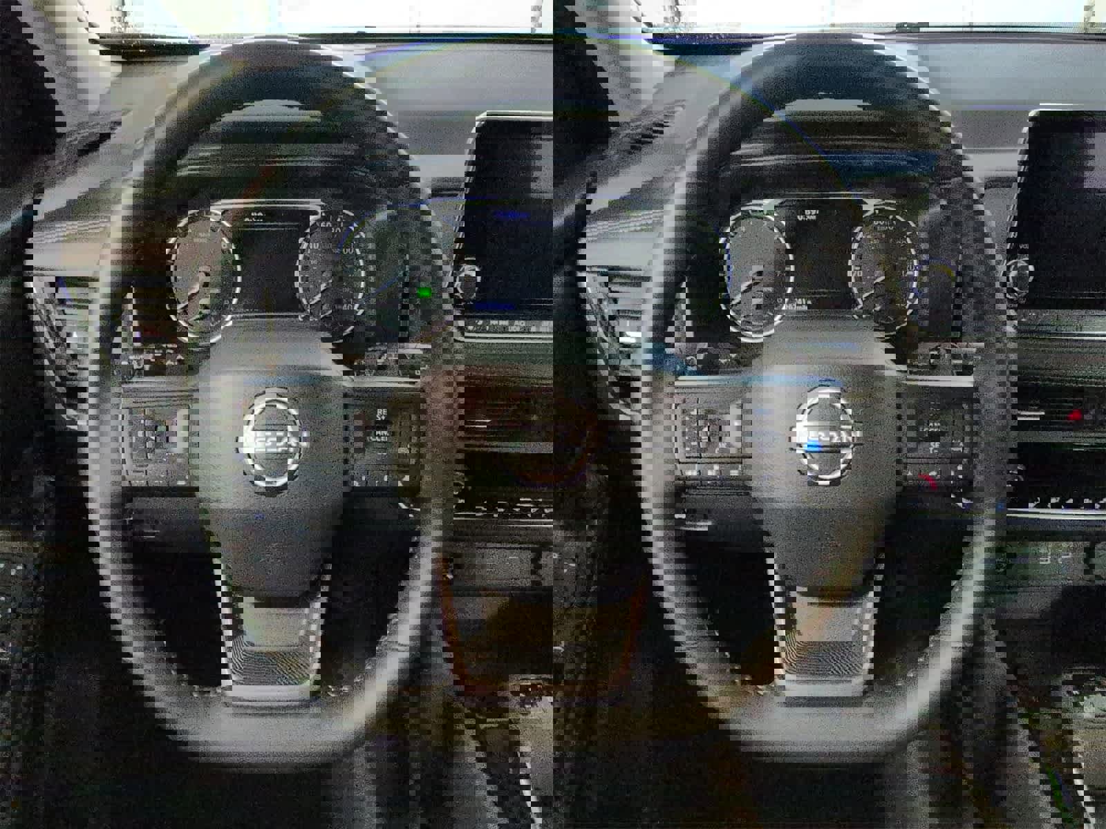 Used 2025 Nissan Rogue SV image 23