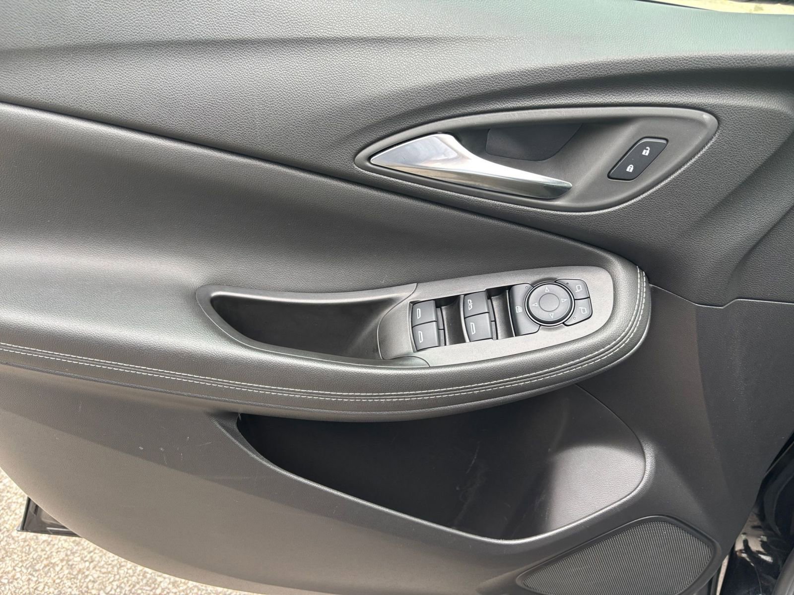Used 2025 Buick Encore GX Preferred FWD image 18