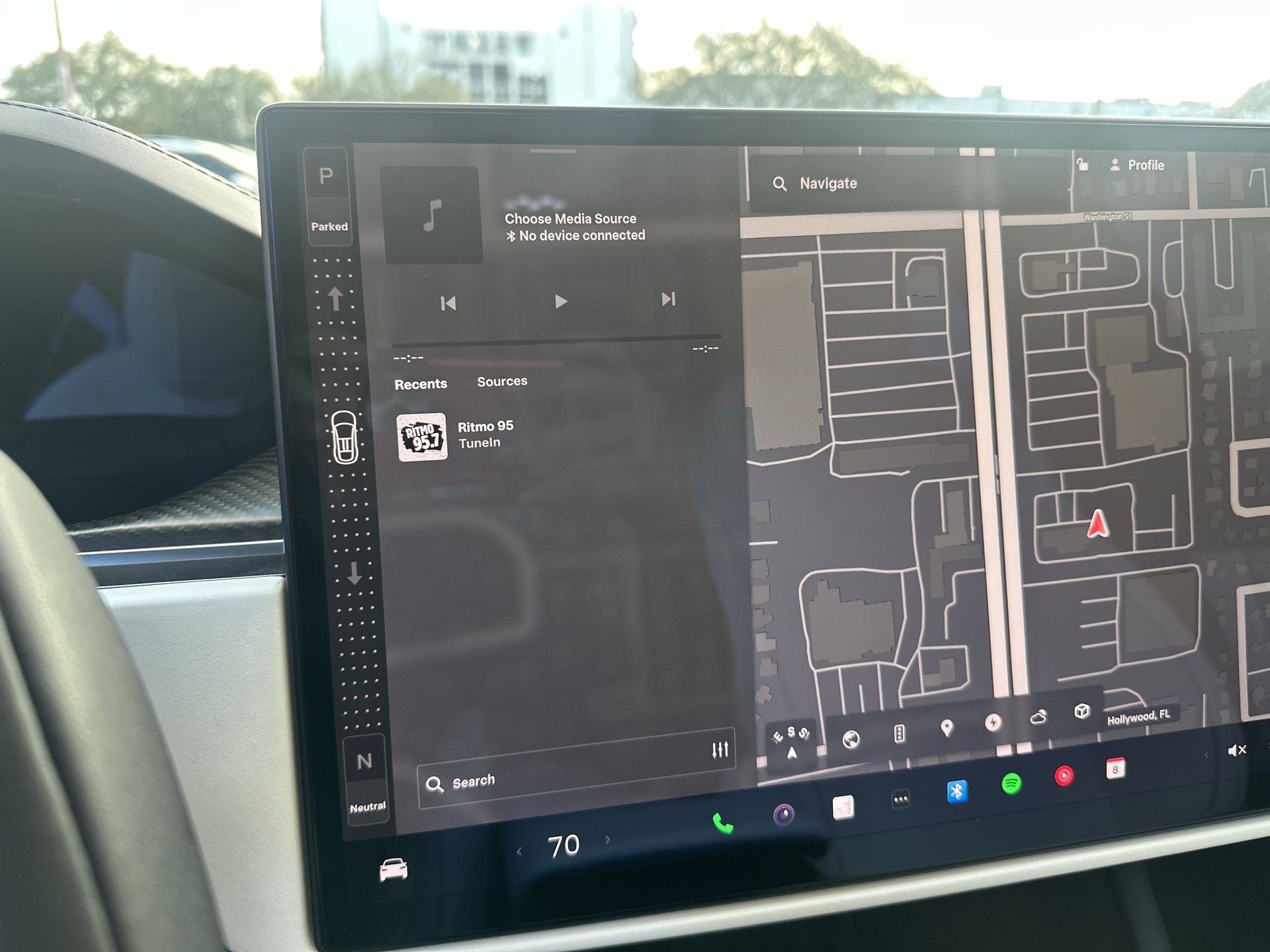 Used 2022 Tesla Model X Plaid image 23