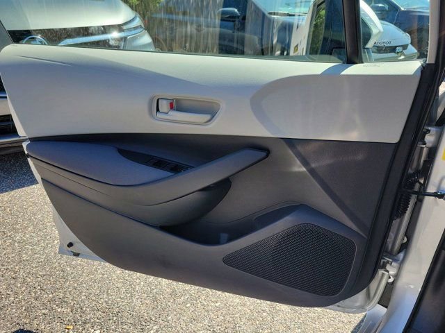Used 2025 Toyota Corolla LE FWD image 34