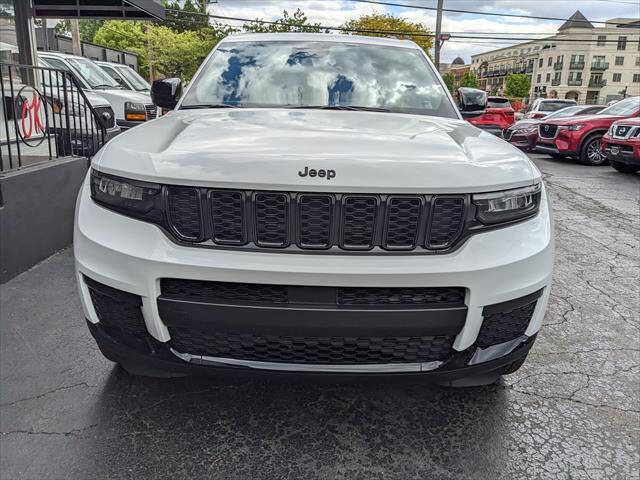 Used 2023 Jeep Grand Cherokee L Laredo AWD/4WD image 7