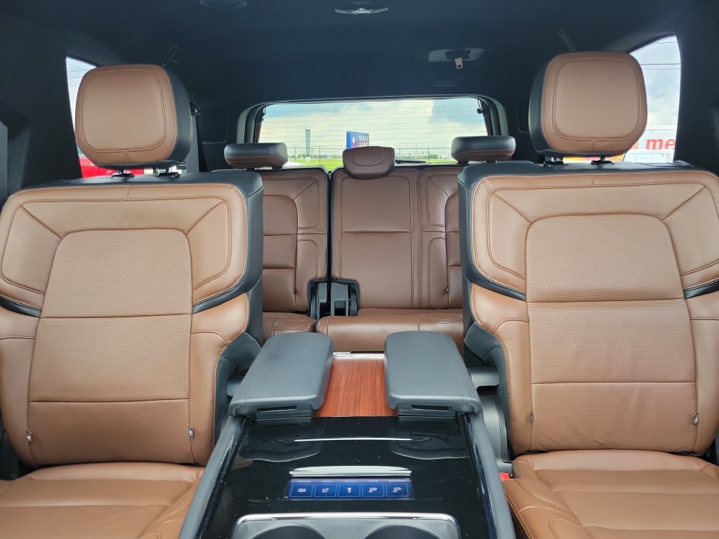 Certified 2024 Lincoln Navigator L Reserve AWD/4WD image 17