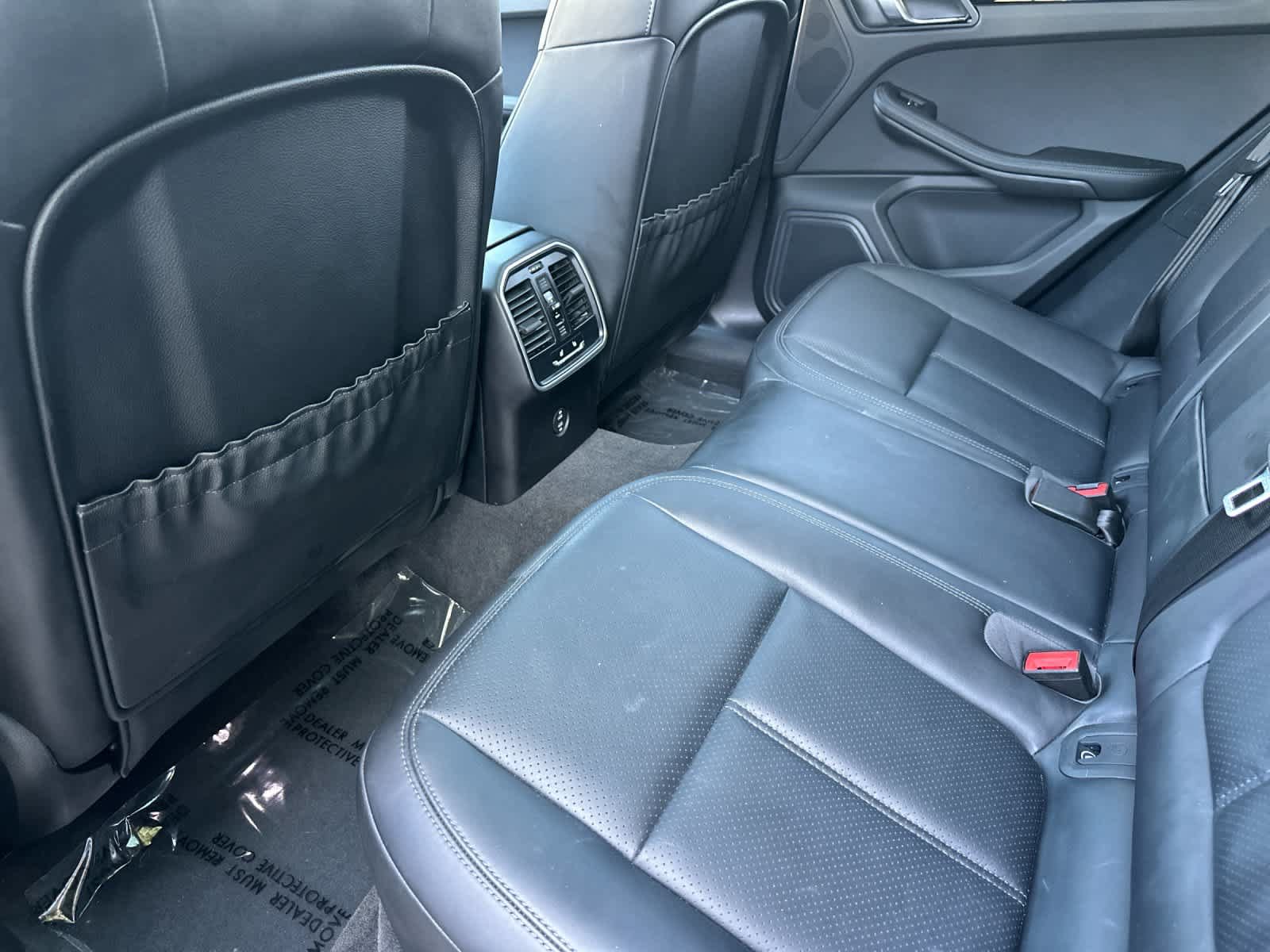 Certified 2023 Porsche Macan Turbo AWD/4WD image 13