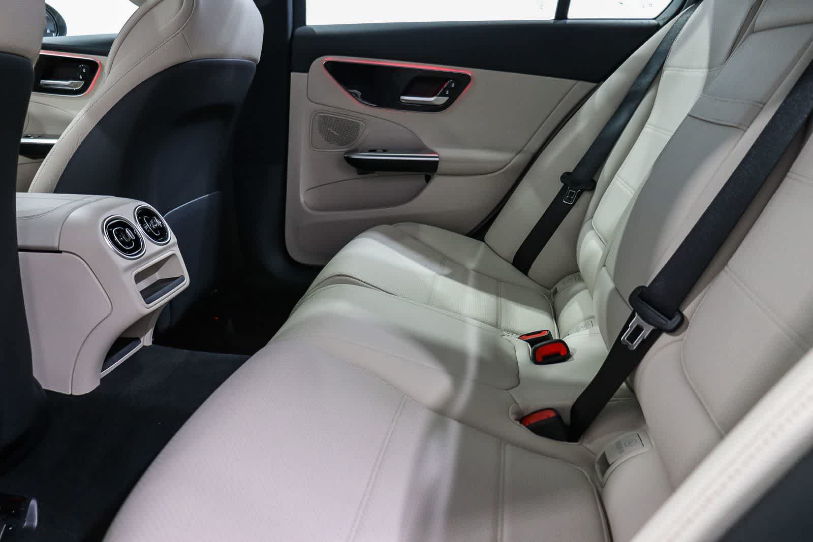 Used 2025 Mercedes-Benz C 300 Sedan image 19