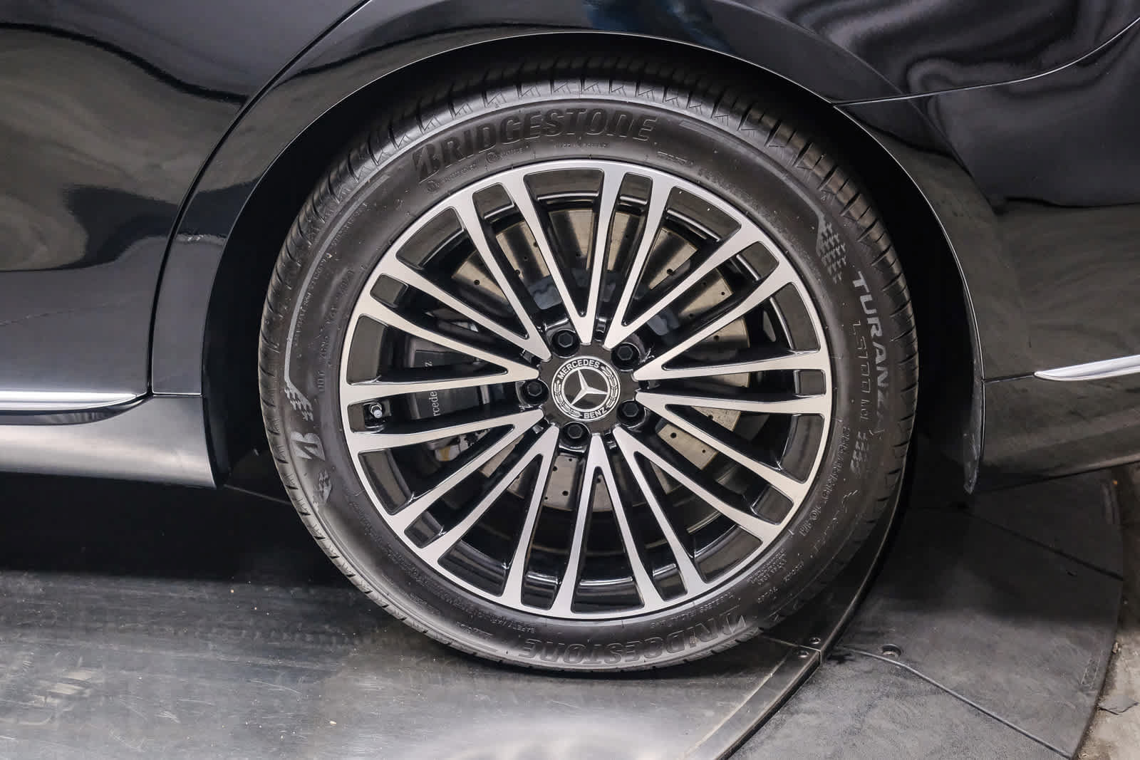 Used 2024 Mercedes-Benz S 580e 4MATIC Sedan image 9