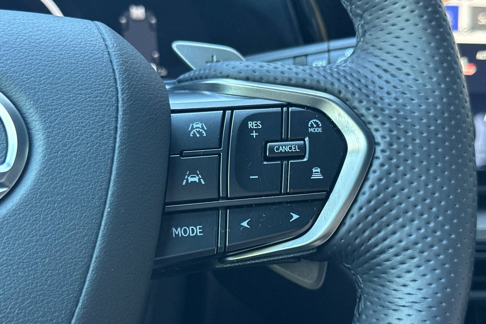 Used 2025 Lexus TX 500h AWD w/ Technology Package image 33