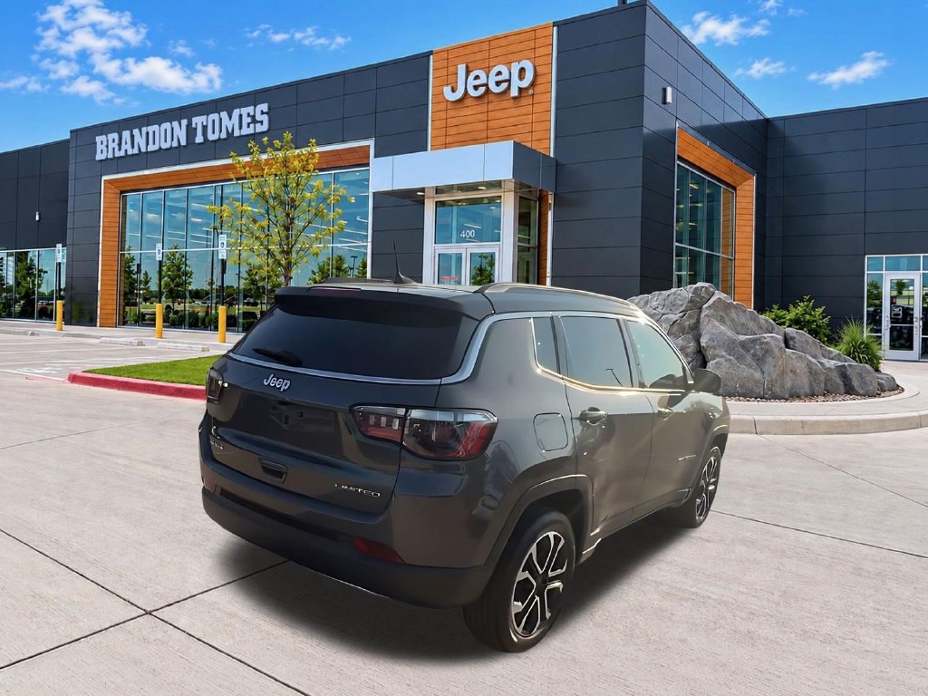 Certified 2023 Jeep Compass Limited AWD/4WD image 3