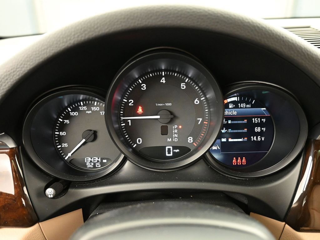 Certified 2022 Porsche Macan image 18