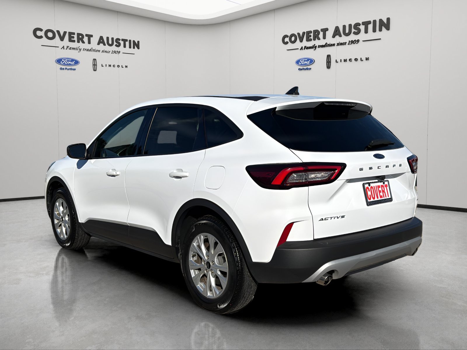 Used 2025 Ford Escape Active FWD image 3