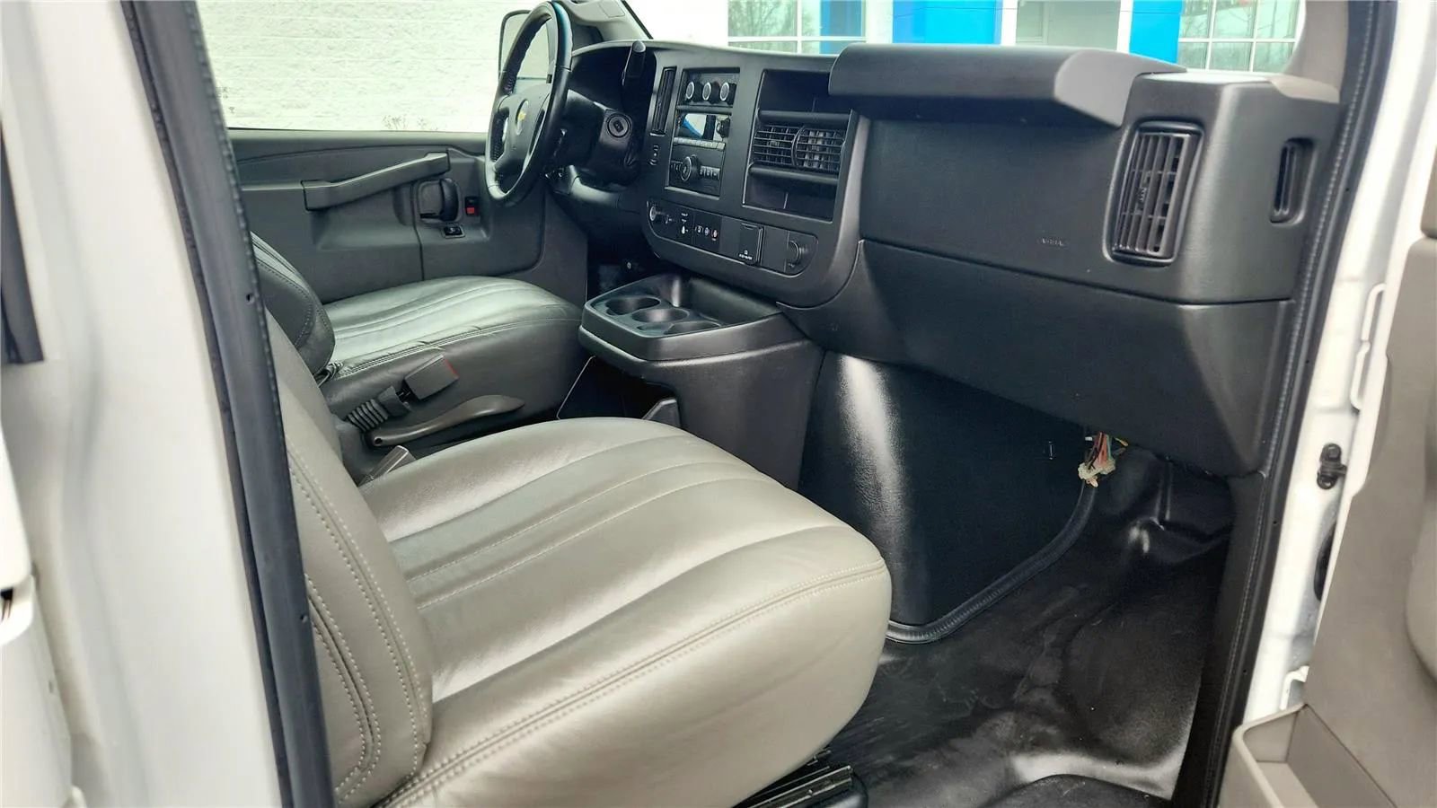 Used 2021 Chevrolet Express 2500 Extended w/ Driver Convenience Package image 26