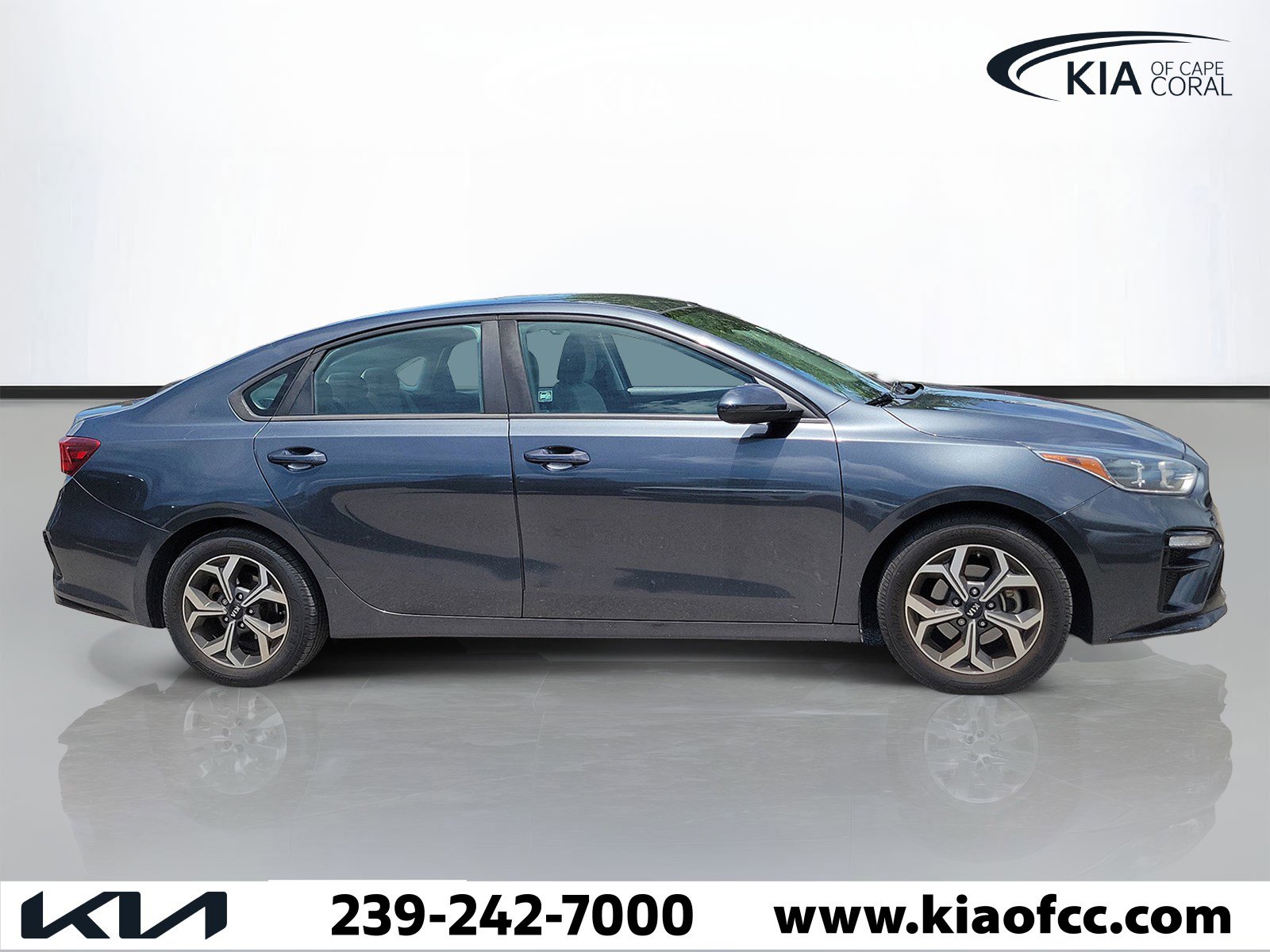 Used 2020 Kia Forte LXS FWD image 2