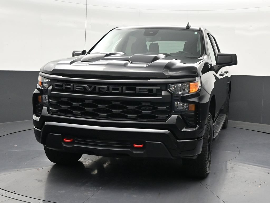 Used 2023 Chevrolet Silverado 1500 Custom Trail Boss w/ LPO, Dark Essentials Package AWD/4WD image 9