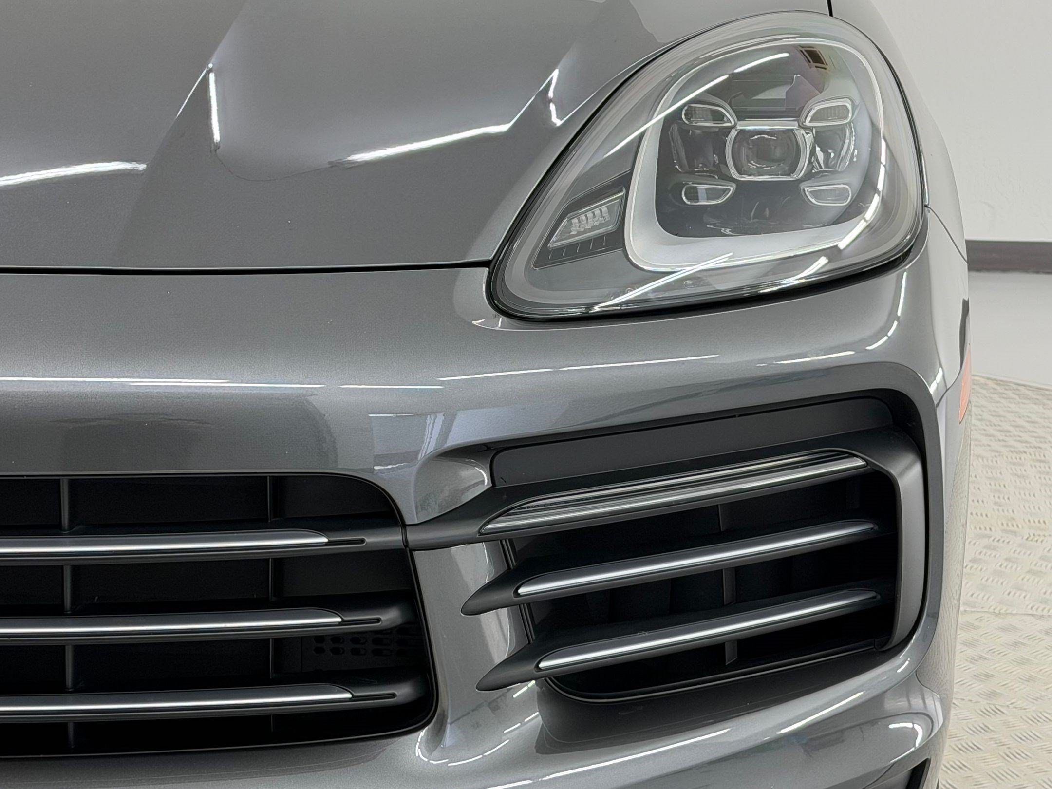 Certified 2023 Porsche Cayenne AWD/4WD image 12