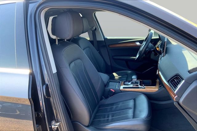 Used 2021 Audi Q5 2.0T Premium Plus w/ Premium Plus Package AWD/4WD image 7
