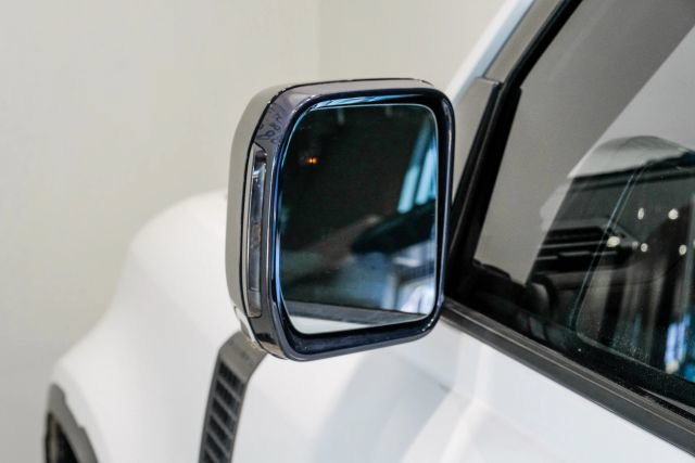 Used 2021 Land Rover Defender 110 SE AWD/4WD image 59