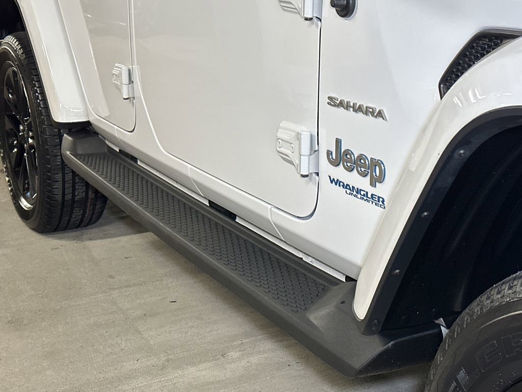 Used 2022 Jeep Wrangler Unlimited Sahara w/ Cold Weather Group image 9