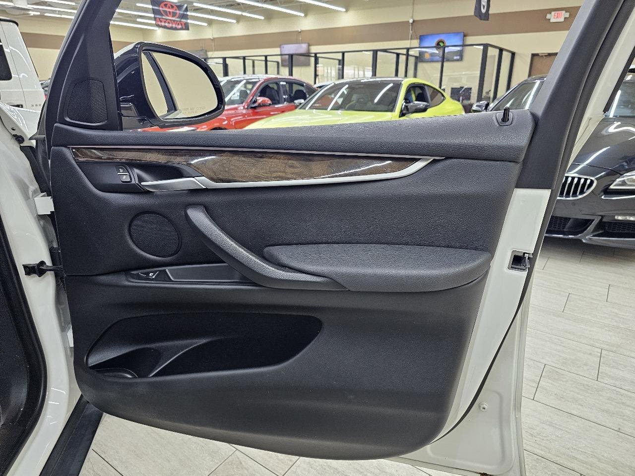 Used 2018 BMW X5 xDrive35i w/ M Sport Package AWD/4WD image 42