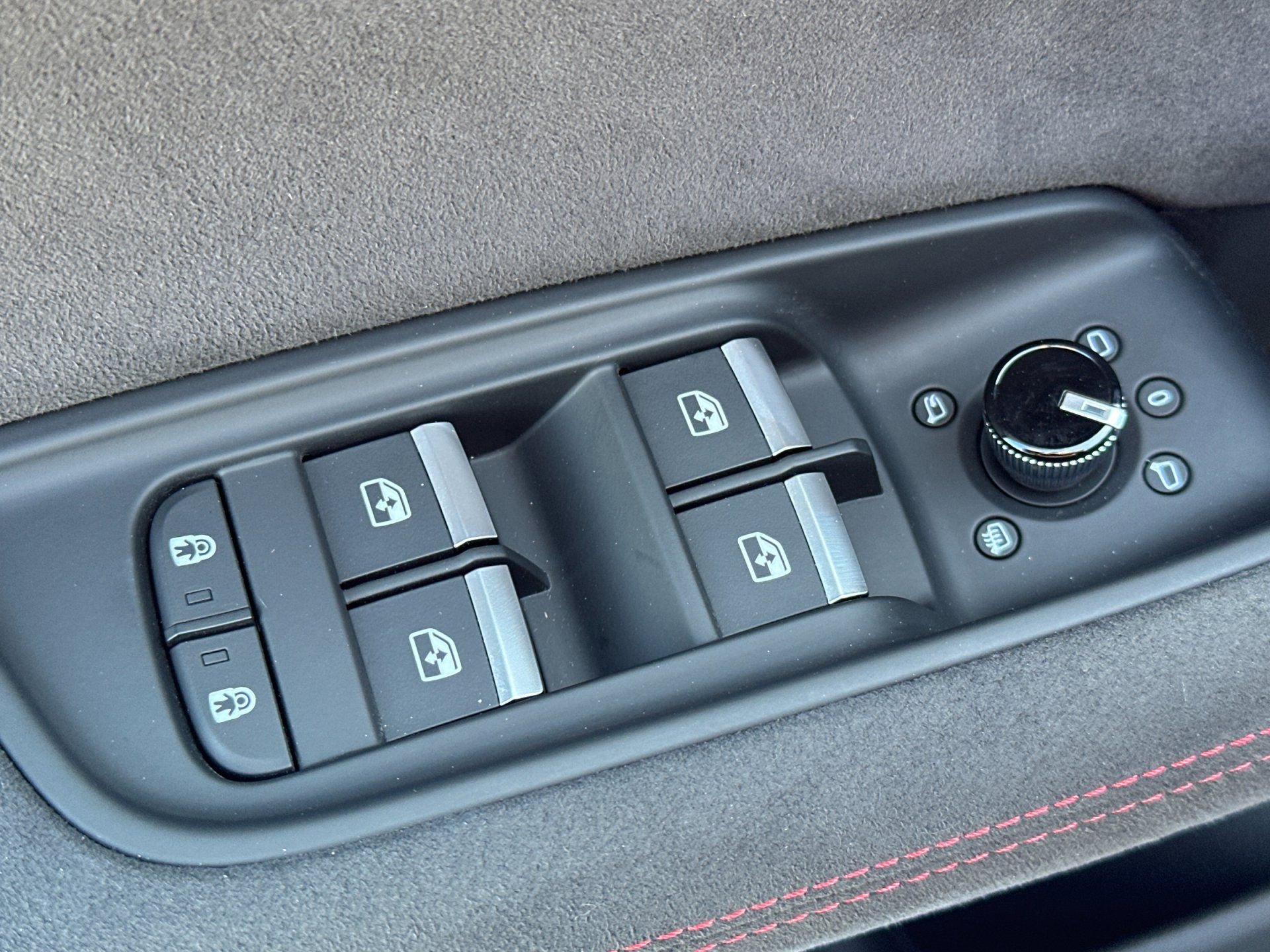 Used 2026 Audi RS Q8 performance image 13