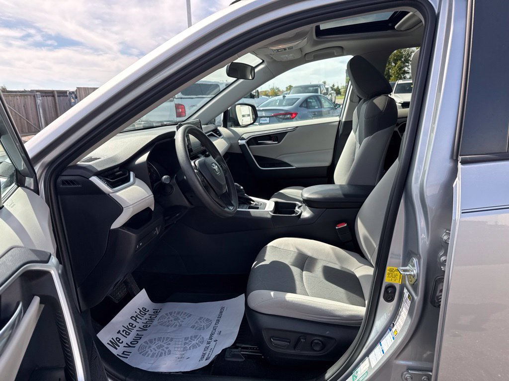 Used 2020 Toyota RAV4 XLE w/ Convenience Package AWD/4WD image 33