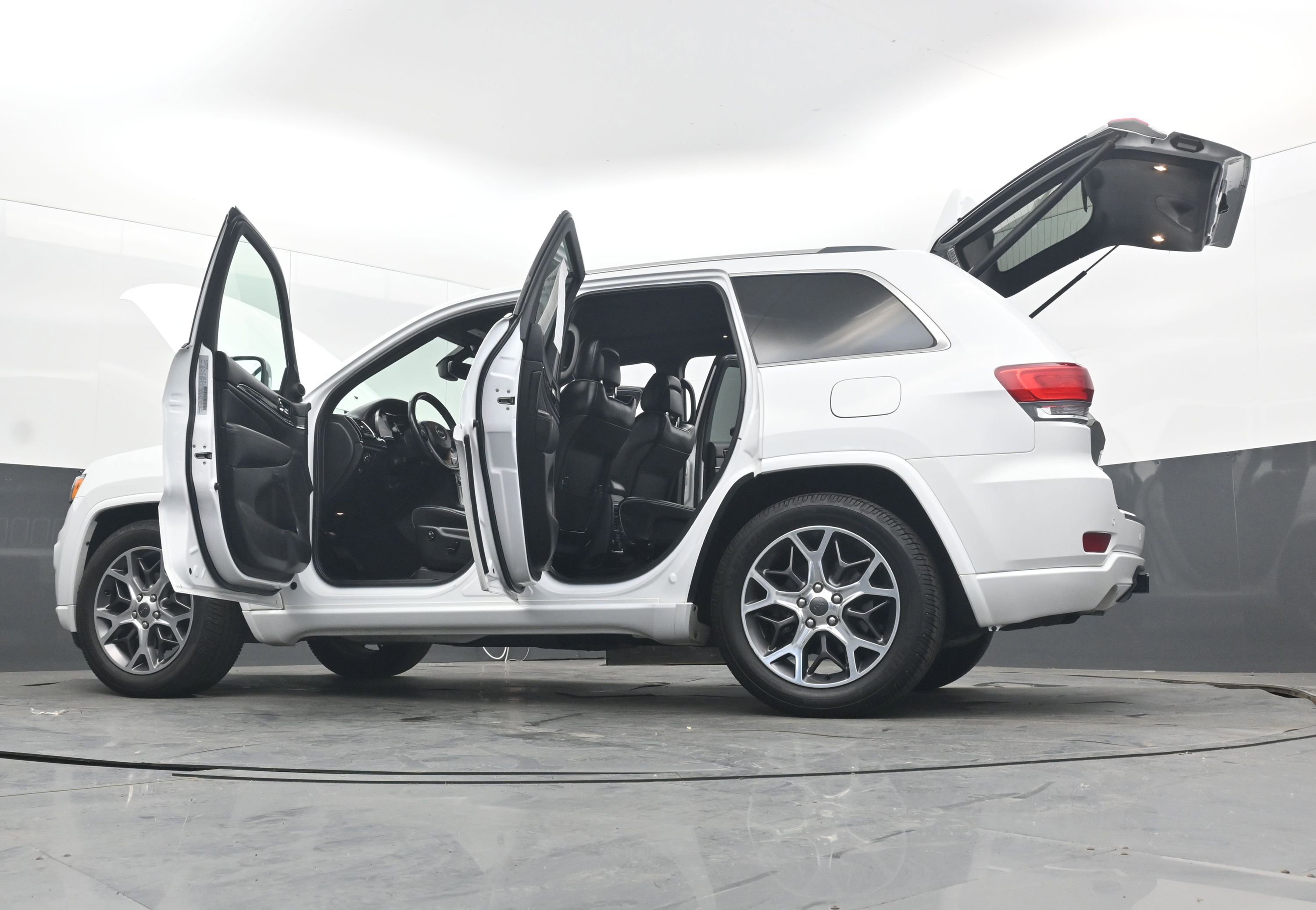 Used 2020 Jeep Grand Cherokee Overland image 37