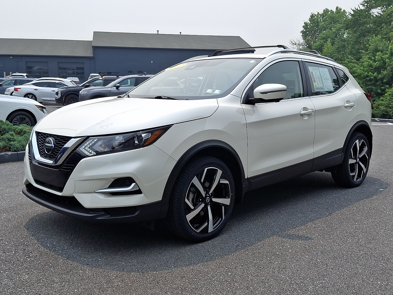Certified 2022 Nissan Rogue Sport SL AWD/4WD image 3