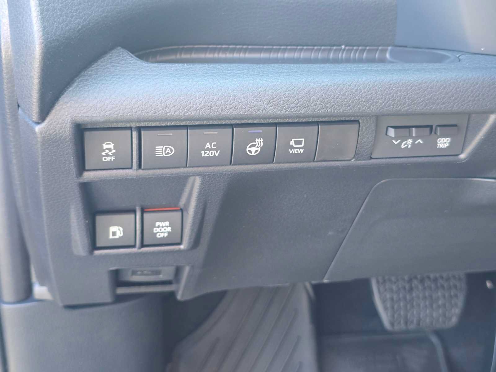 New 2026 Toyota Sienna Platinum AWD/4WD image 25