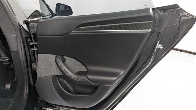Used 2021 Tesla Model S Plaid image 18