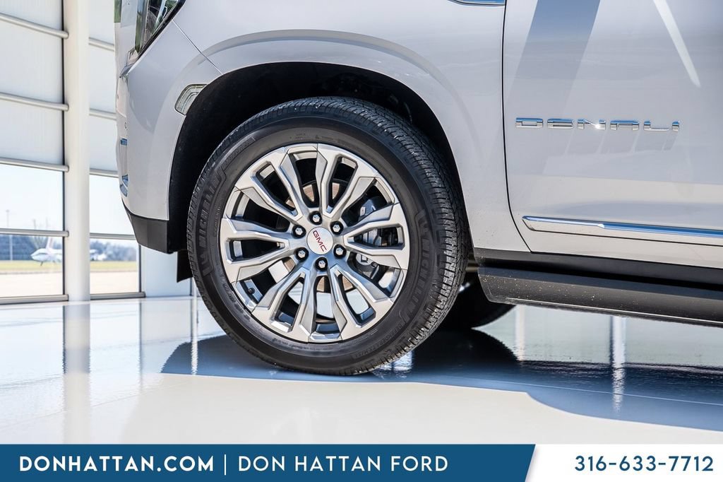 Used 2021 GMC Yukon Denali w/ Denali Premium Package AWD/4WD image 38