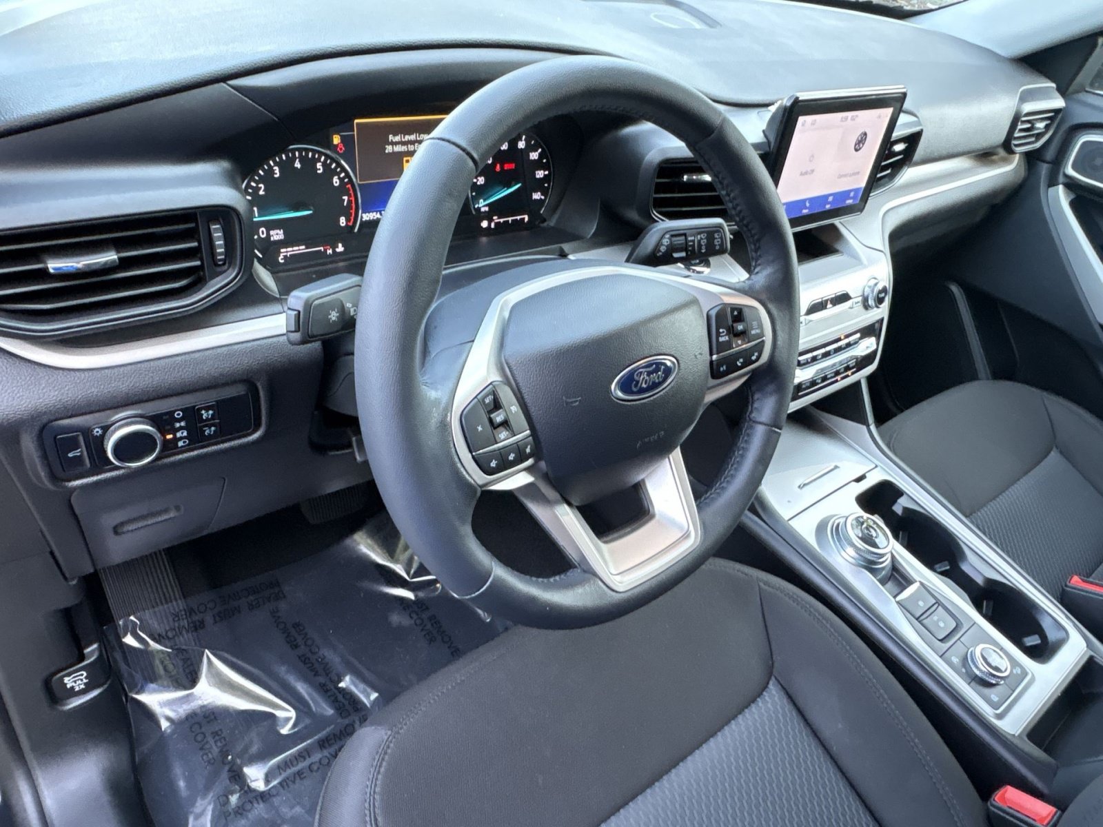 Used 2023 Ford Explorer XLT AWD/4WD image 16