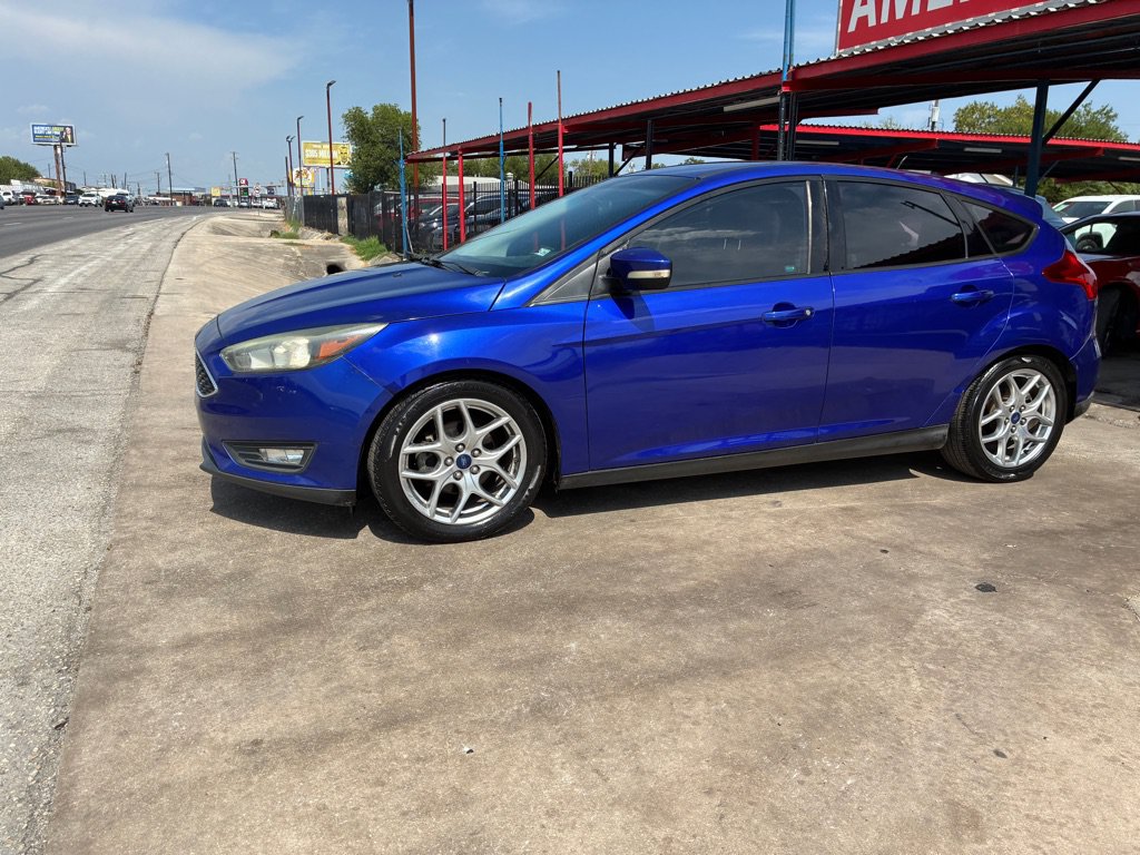 Used 2015 Ford Focus SE w/ Equipment Group 201A FWD image 3