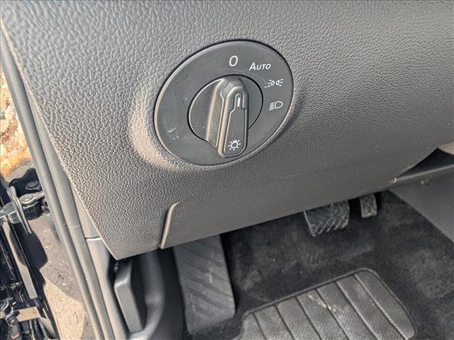 Certified 2023 Volkswagen Taos S FWD image 28