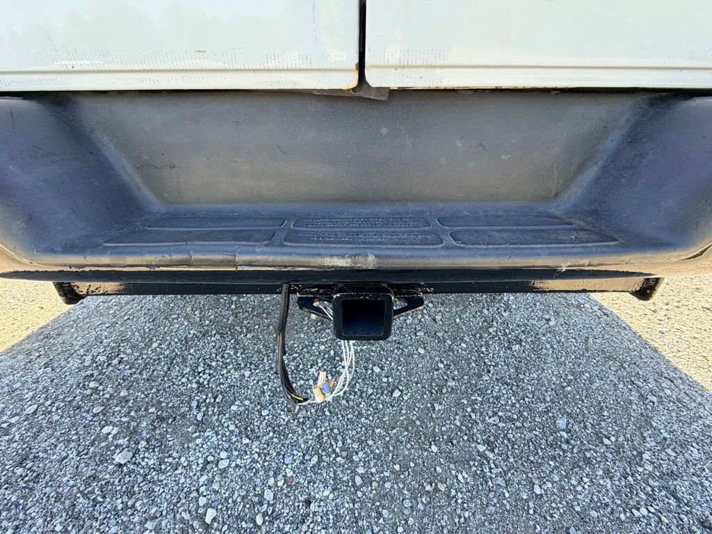 Used 2017 GMC Savana 3500 Extended RWD image 15