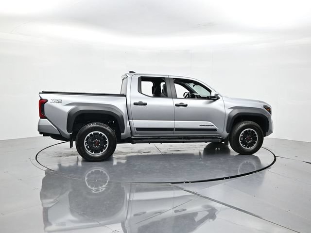 Used 2024 Toyota Tacoma TRD Off-Road AWD/4WD image 2