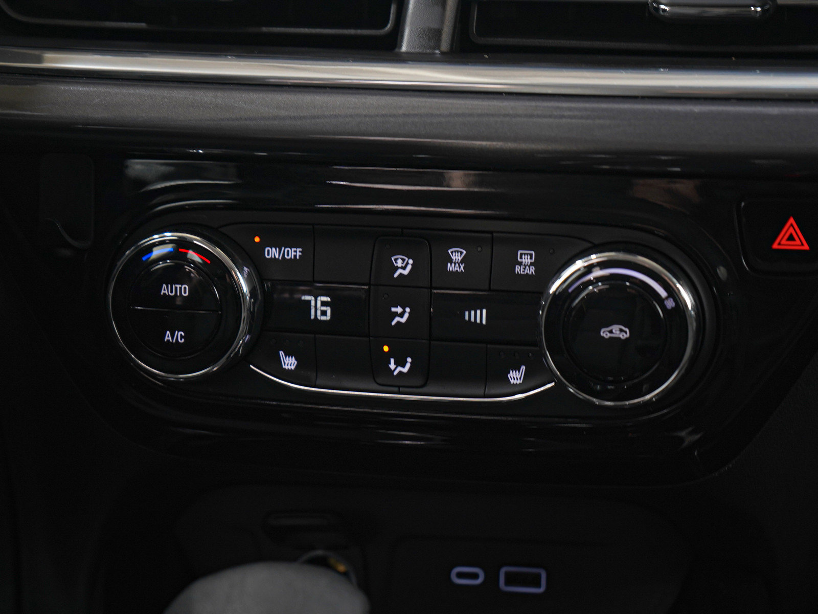 Used 2024 Chevrolet Trax ACTIV w/ Driver Confidence Package image 18